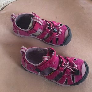 BN Kids Keens Sandals